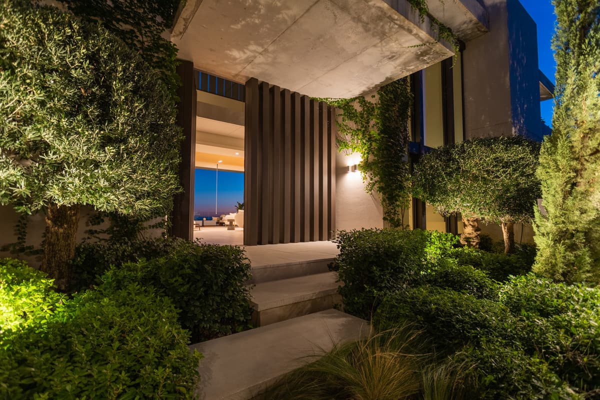 Detached Villa in La Quinta — photo 6 of 10