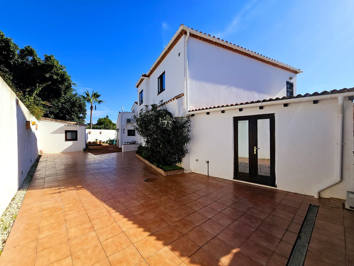 Detached Villa in Estepona — photo 5 of 10