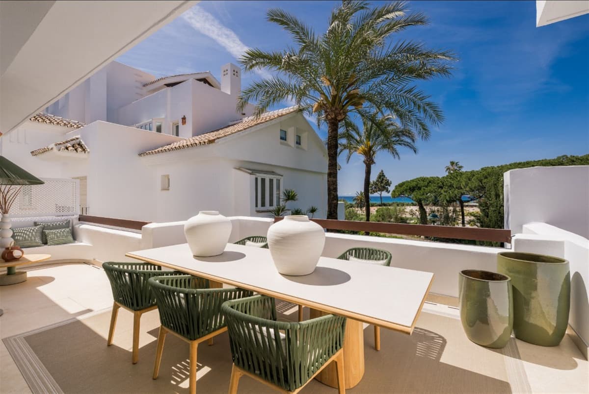 Middle Floor Apartment in Los Monteros — photo 1 of 10