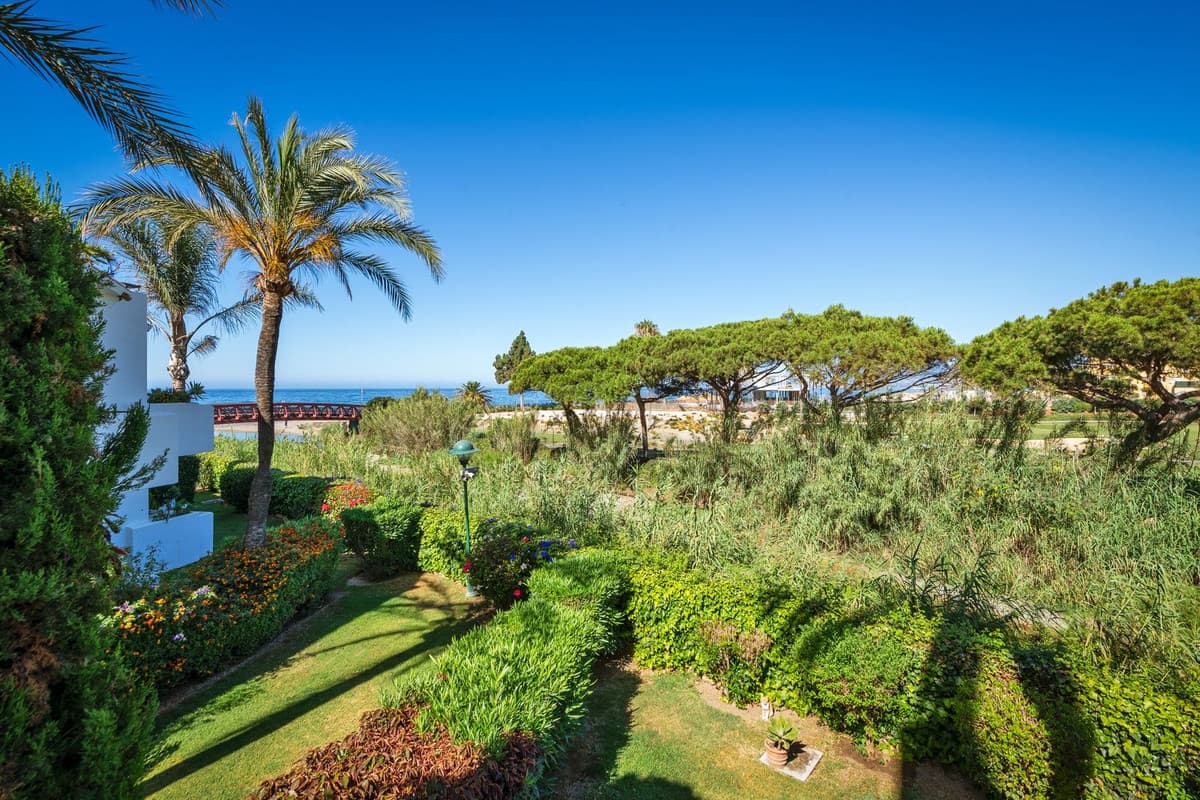 Middle Floor Apartment in Los Monteros — photo 2 of 10