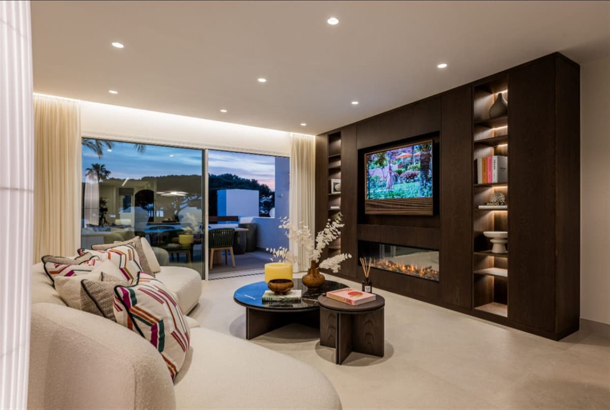 Middle Floor Apartment in Los Monteros — photo 4 of 10
