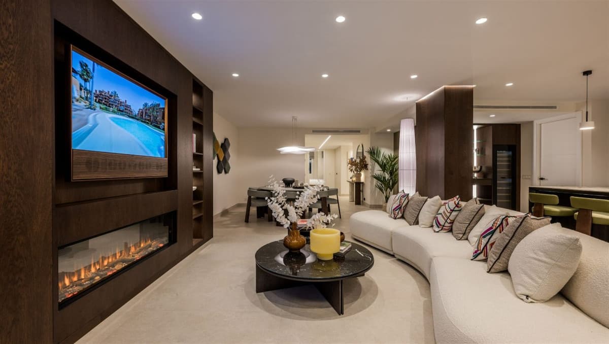 Middle Floor Apartment in Los Monteros — photo 5 of 10