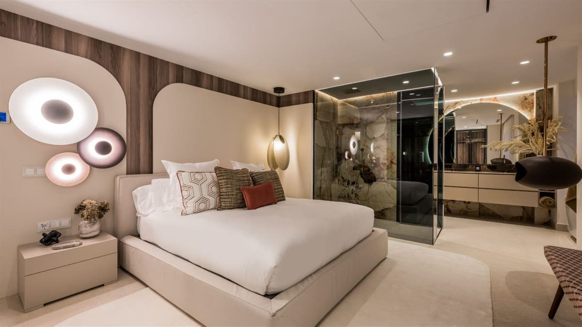 Middle Floor Apartment in Los Monteros — photo 8 of 10