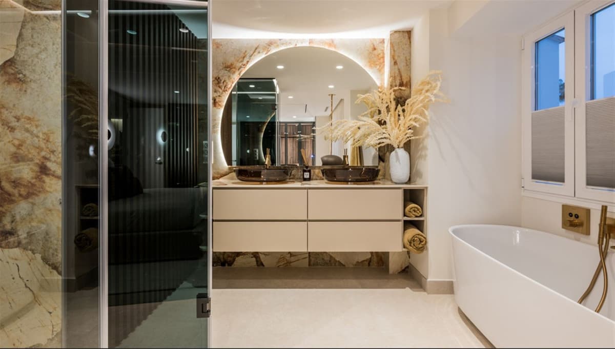 Middle Floor Apartment in Los Monteros — photo 10 of 10
