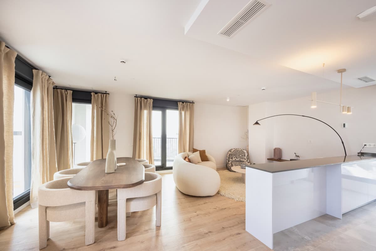 Middle Floor Apartment in Málaga Centro — photo 7 of 10
