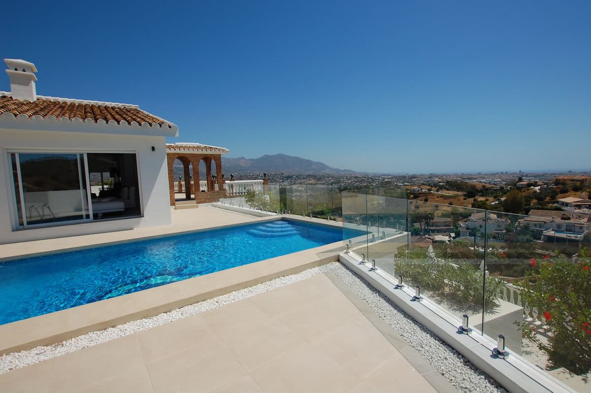 Detached Villa in Cerros del Aguila — photo 1 of 10