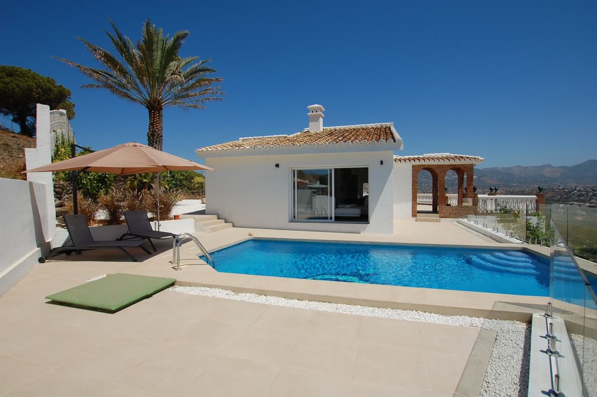 Detached Villa in Cerros del Aguila — photo 4 of 10