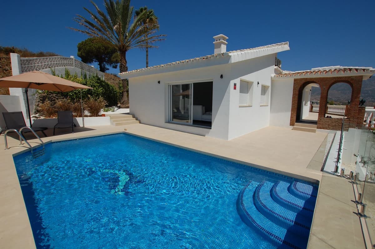 Detached Villa in Cerros del Aguila — photo 7 of 10