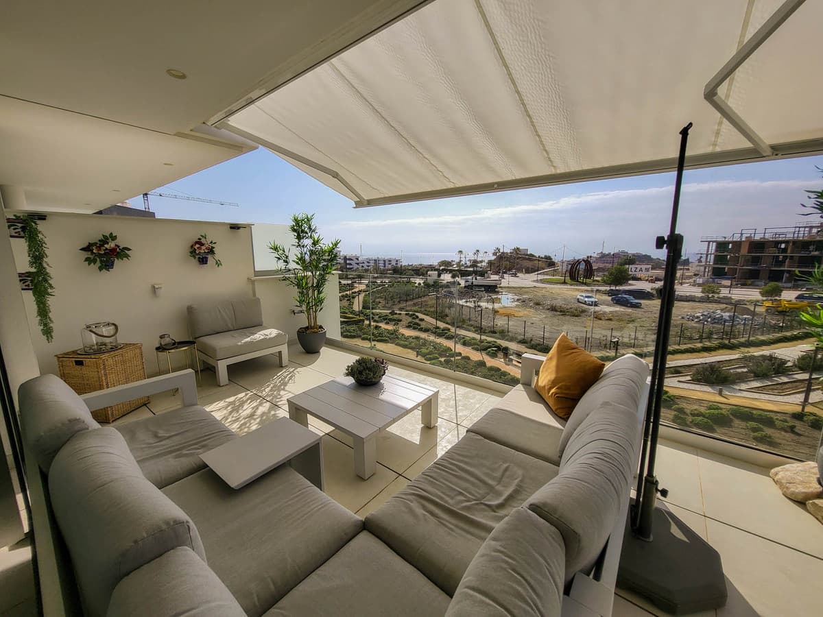 Middle Floor Apartment in Fuengirola — photo 1 of 10