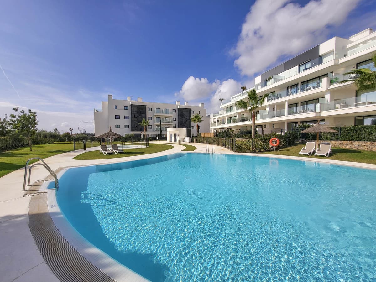 Middle Floor Apartment in Fuengirola — photo 2 of 10