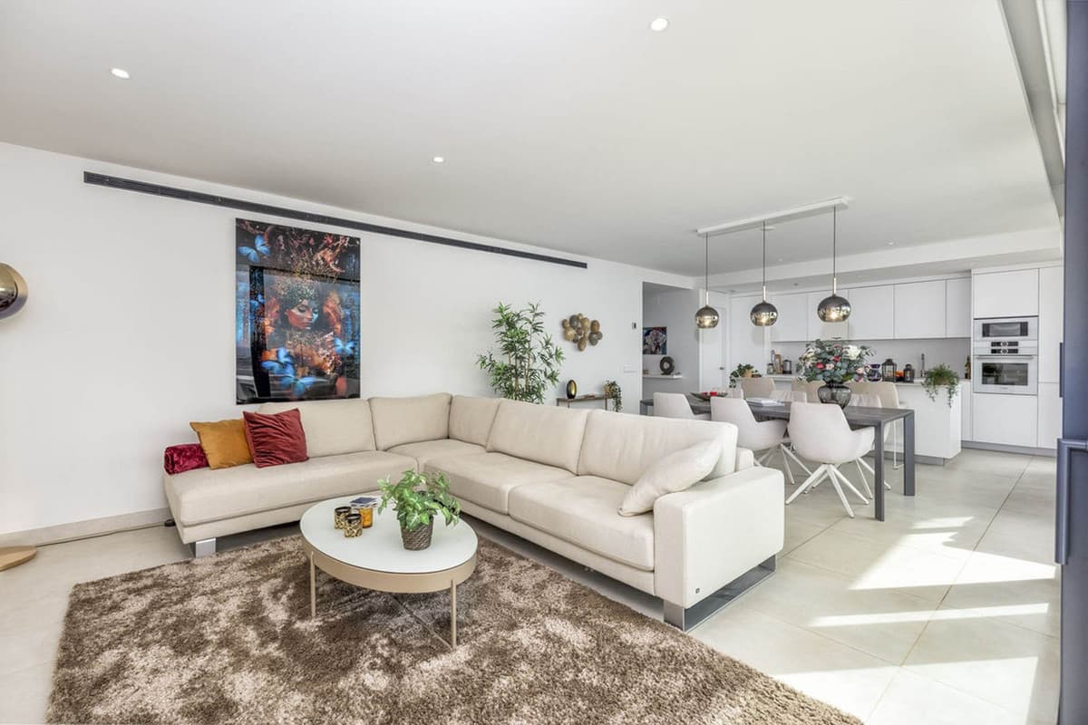 Middle Floor Apartment in Fuengirola — photo 3 of 10