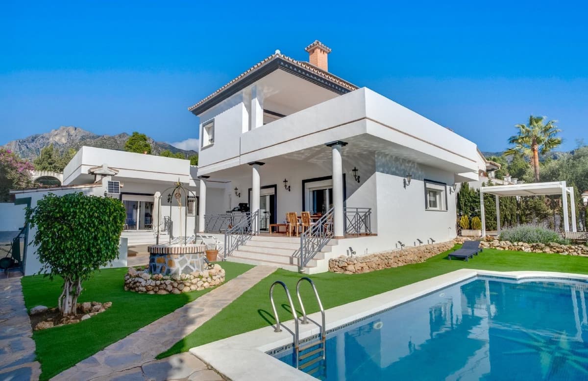 Detached Villa in Marbella — photo 1 of 10