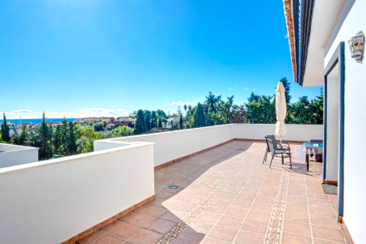 Detached Villa in Marbella — photo 3 of 10