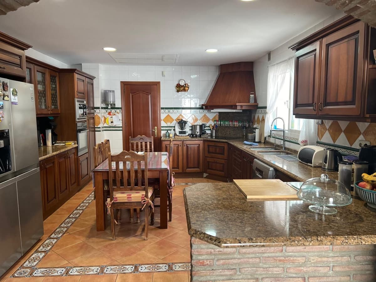 Detached Villa in Marbella — photo 6 of 10