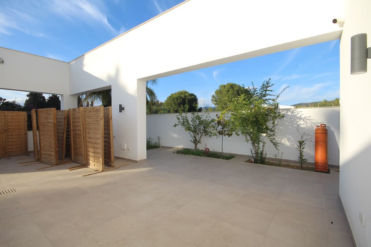 Detached Villa in Elviria — photo 3 of 10