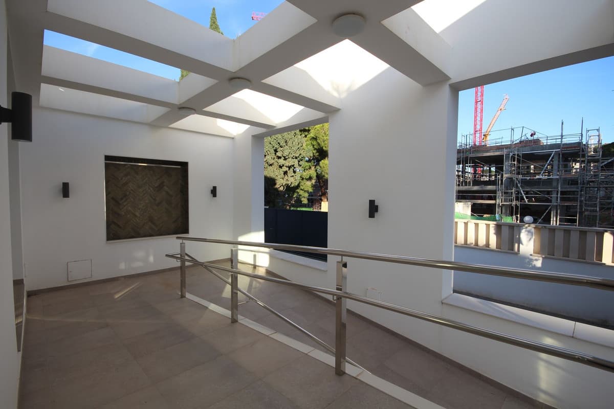 Detached Villa in Elviria — photo 7 of 10