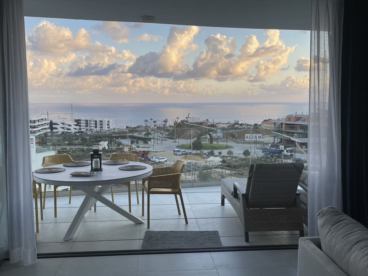 Middle Floor Apartment in Fuengirola — photo 1 of 10