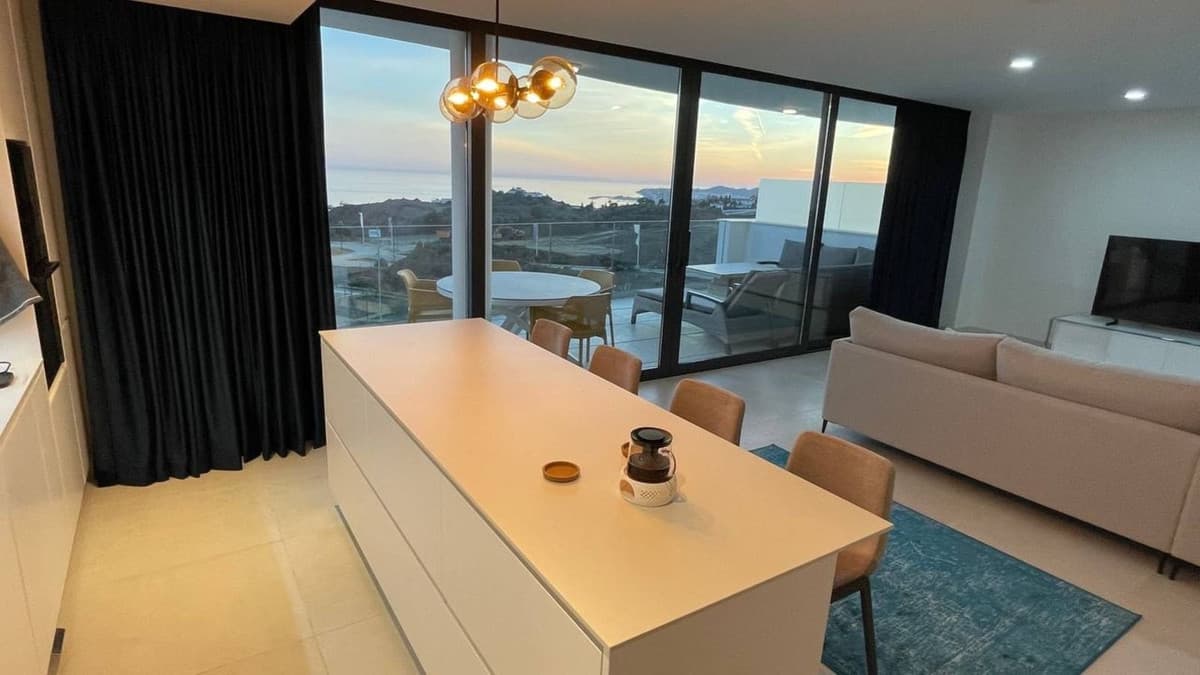 Middle Floor Apartment in Fuengirola — photo 6 of 10