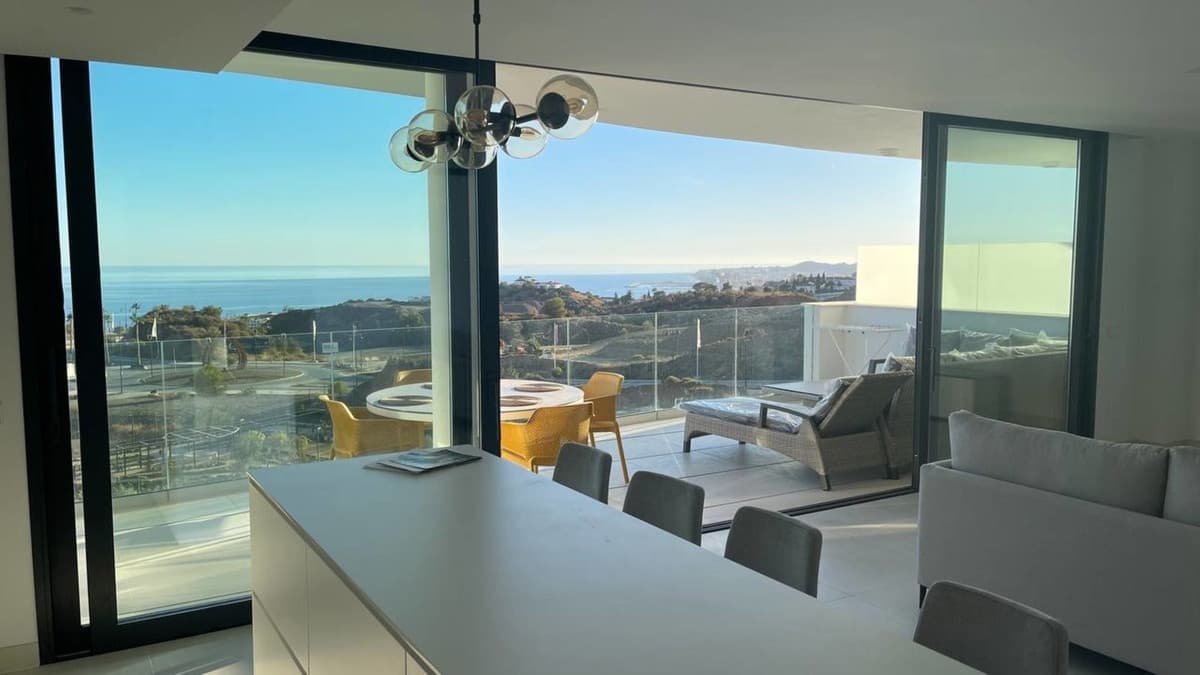 Middle Floor Apartment in Fuengirola — photo 7 of 10