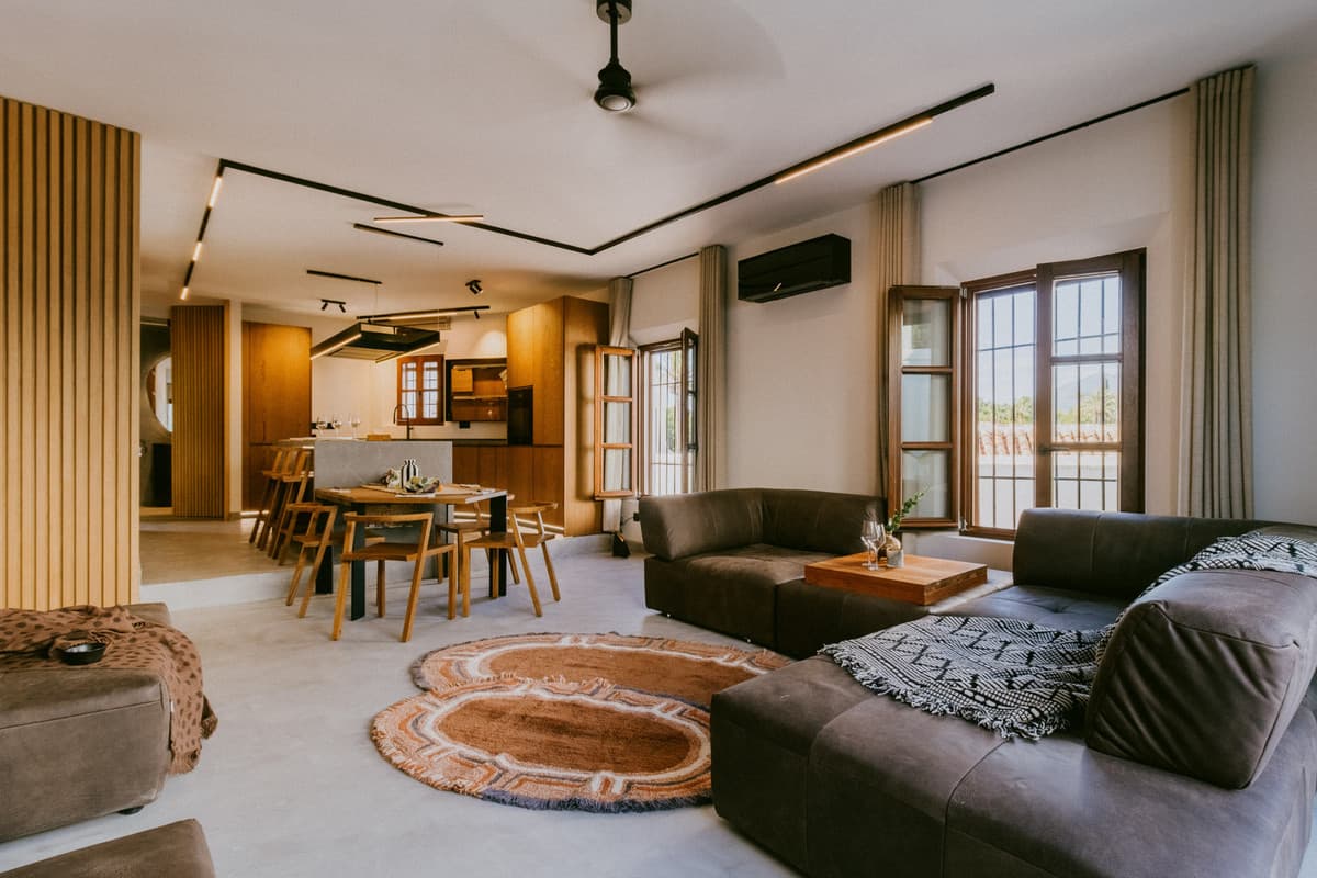 Townhouse in The Golden Mile — photo 1 of 10