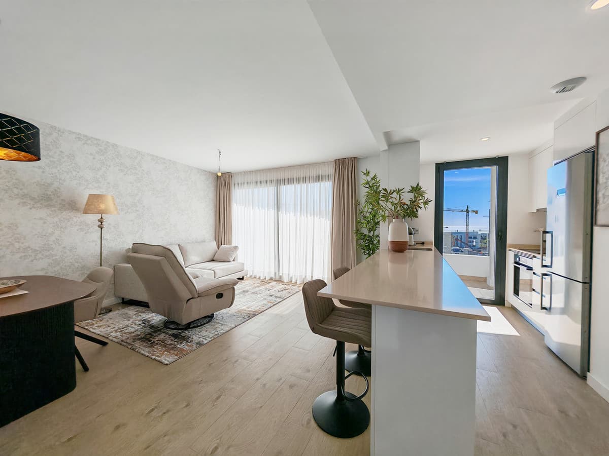 Middle Floor Apartment in Estepona — photo 2 of 10