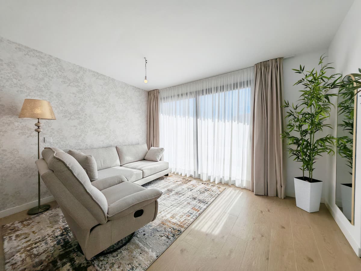 Middle Floor Apartment in Estepona — photo 3 of 10