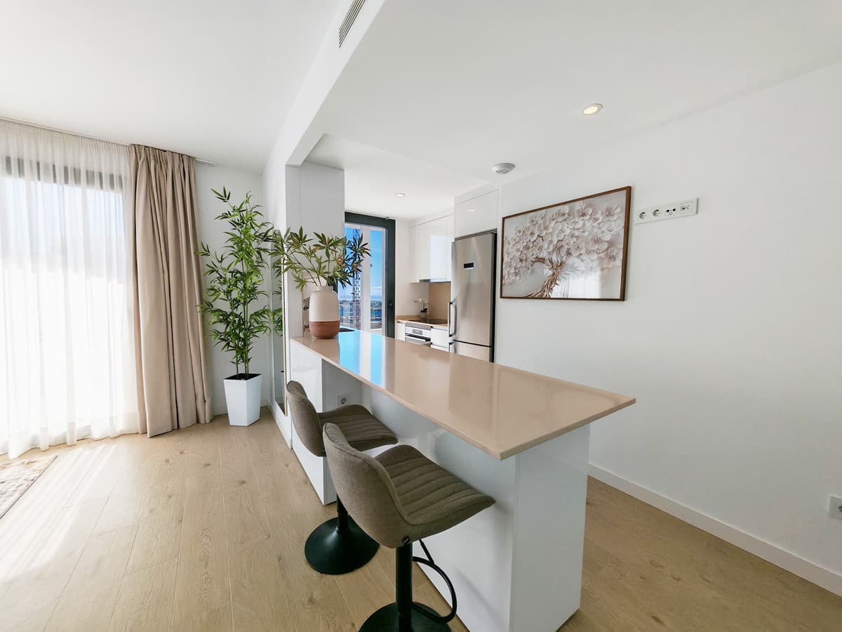 Middle Floor Apartment in Estepona — photo 4 of 10
