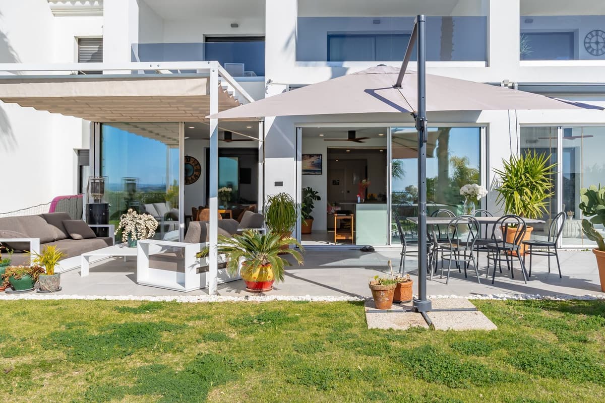 Ground Floor Apartment in Estepona — photo 1 of 10