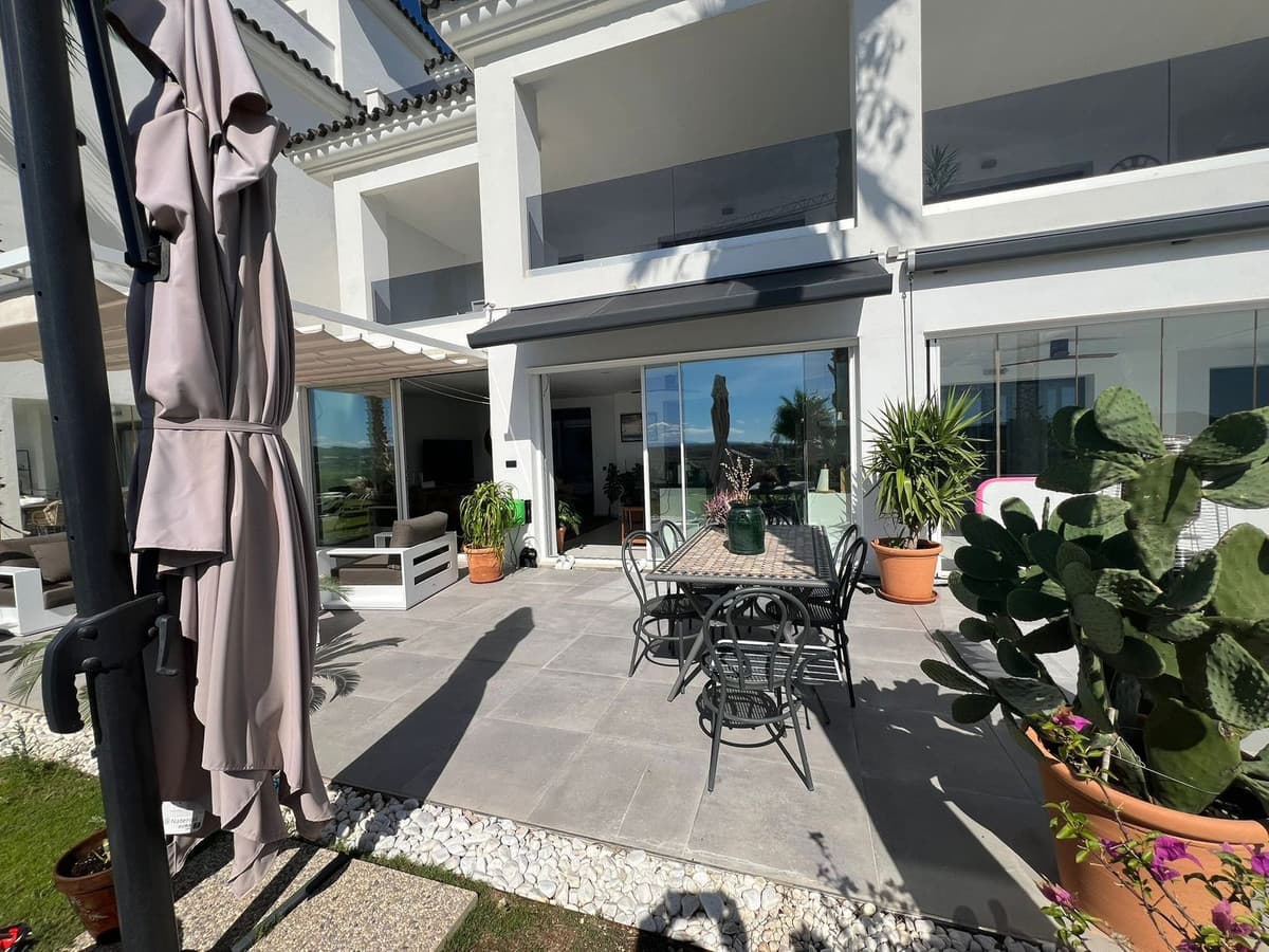 Ground Floor Apartment in Estepona — photo 3 of 10