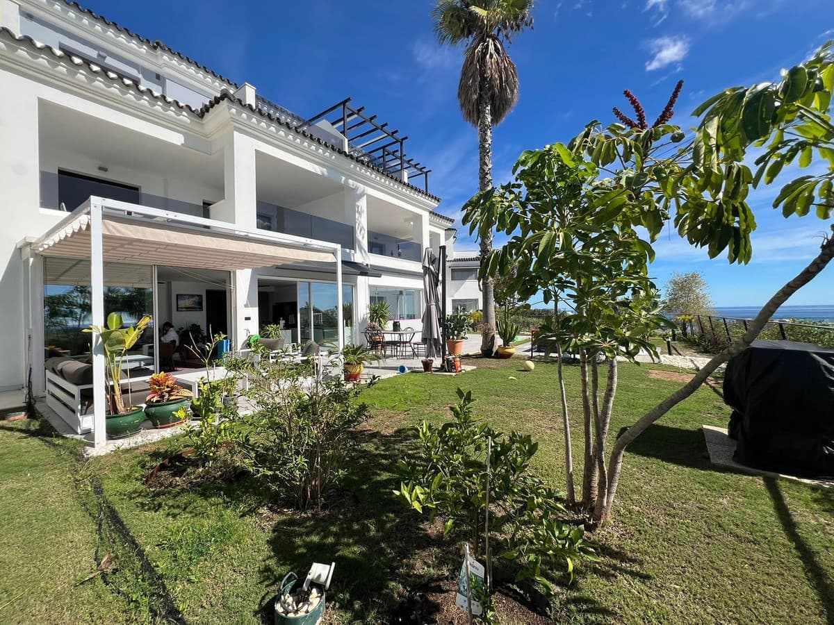 Ground Floor Apartment in Estepona — photo 4 of 10
