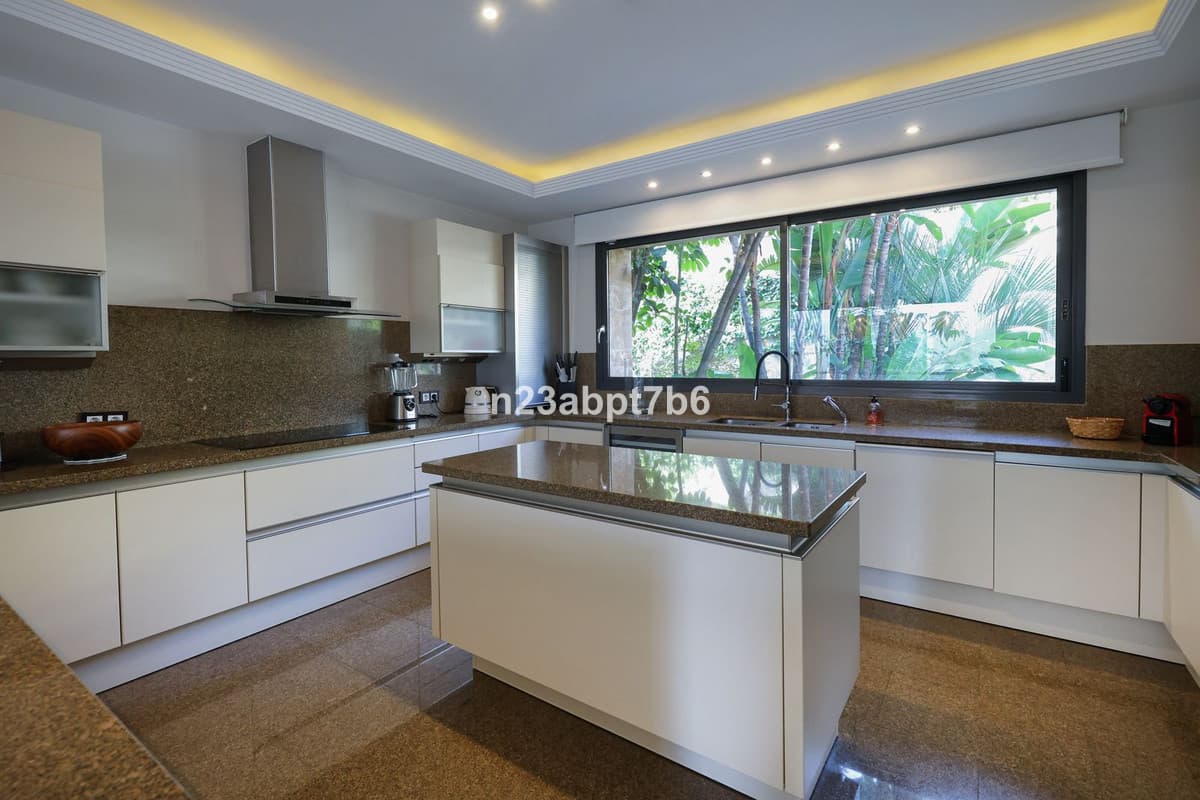 Detached Villa in Puerto Banús — photo 8 of 10