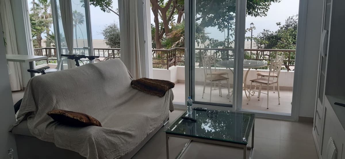 Middle Floor Apartment in Estepona — photo 3 of 10
