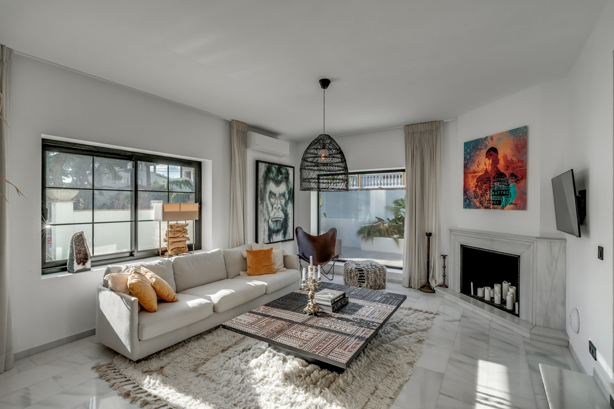 Detached Villa in Nueva Andalucía — photo 6 of 10