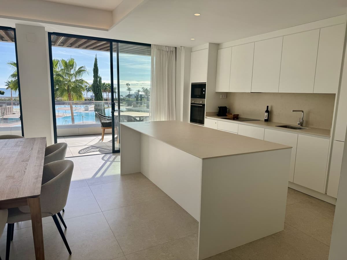 Middle Floor Apartment in Los Alamos — photo 4 of 10