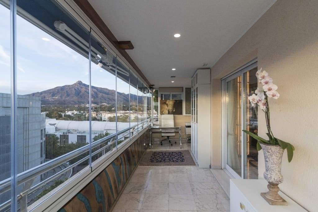 Middle Floor Apartment in Puerto Banús — photo 5 of 10