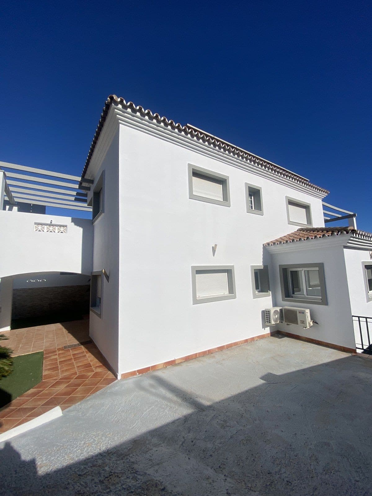 Detached Villa in Torremolinos — photo 2 of 10