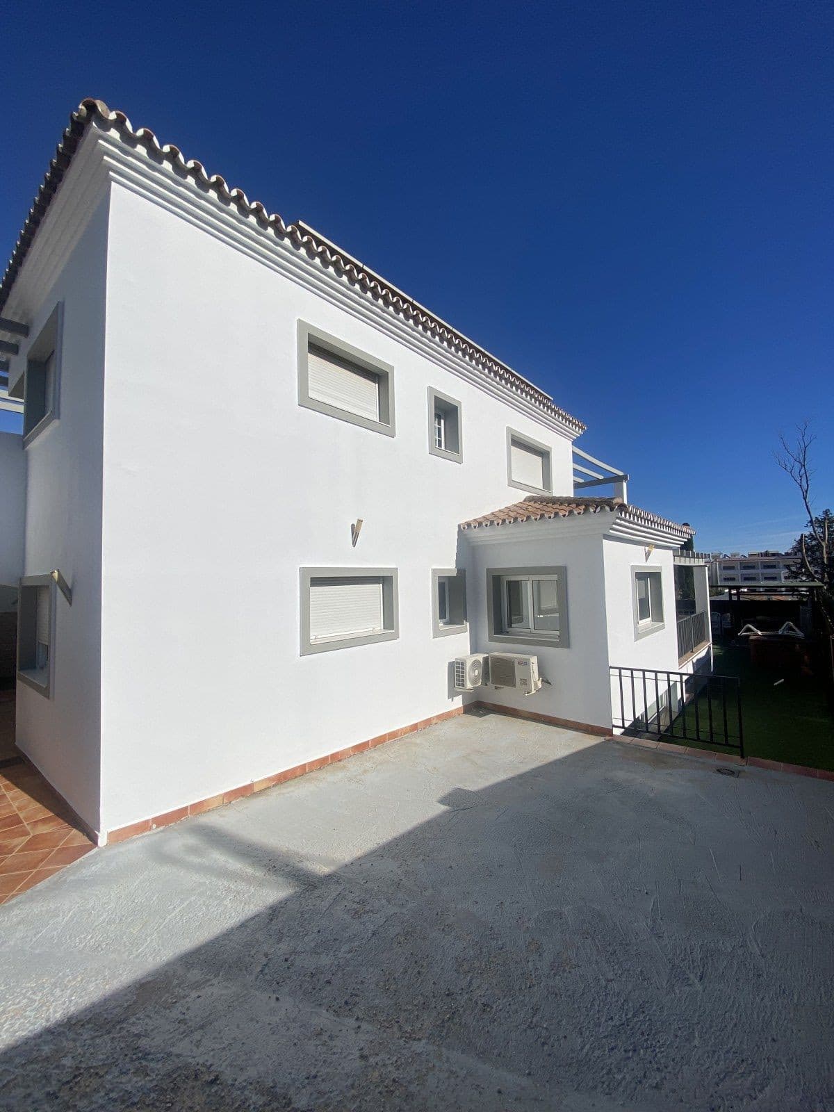 Detached Villa in Torremolinos — photo 3 of 10