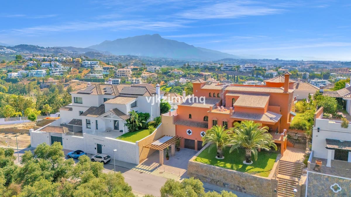 Detached Villa in Benahavís — photo 4 of 10