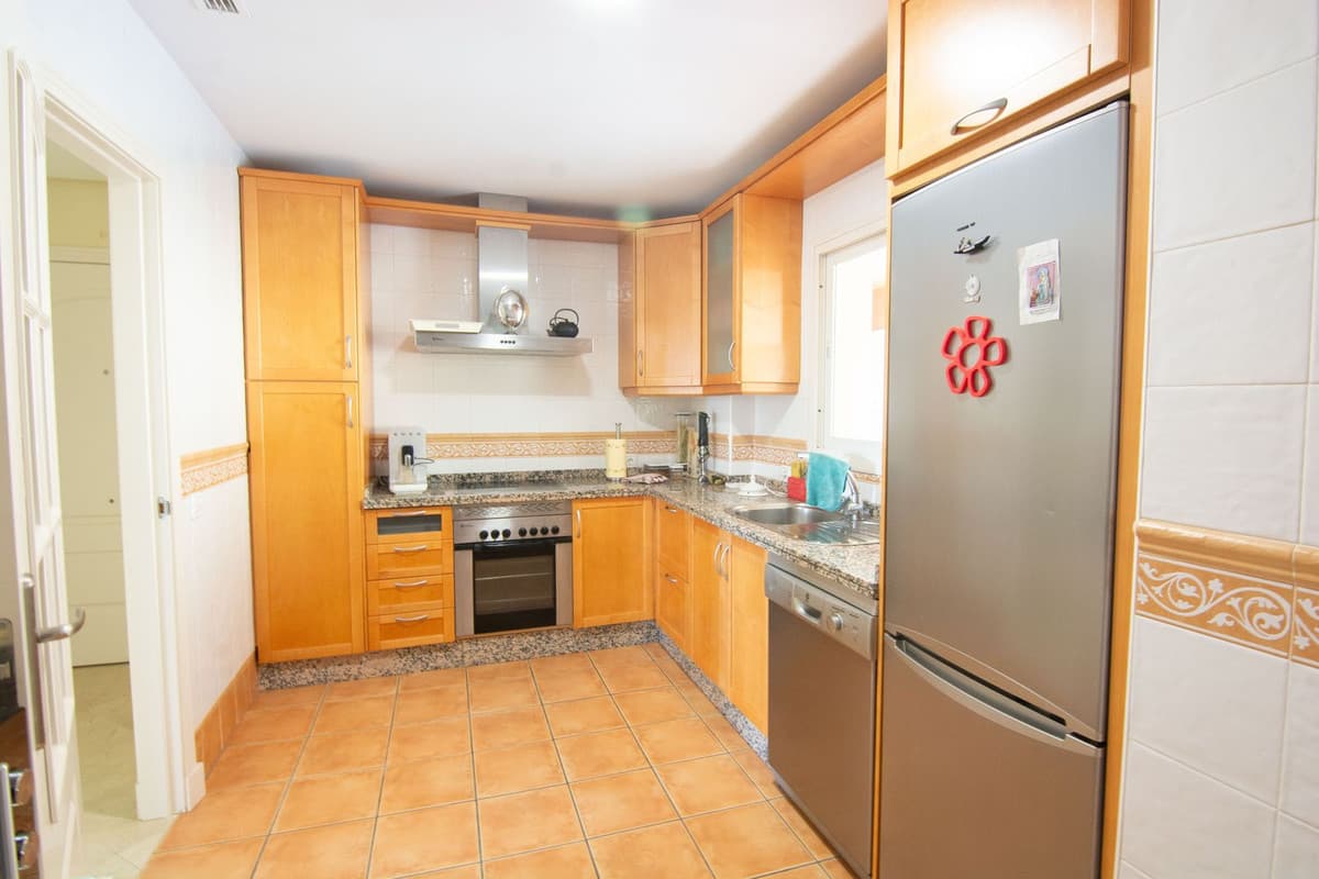 Middle Floor Apartment in La Mairena — photo 7 of 10