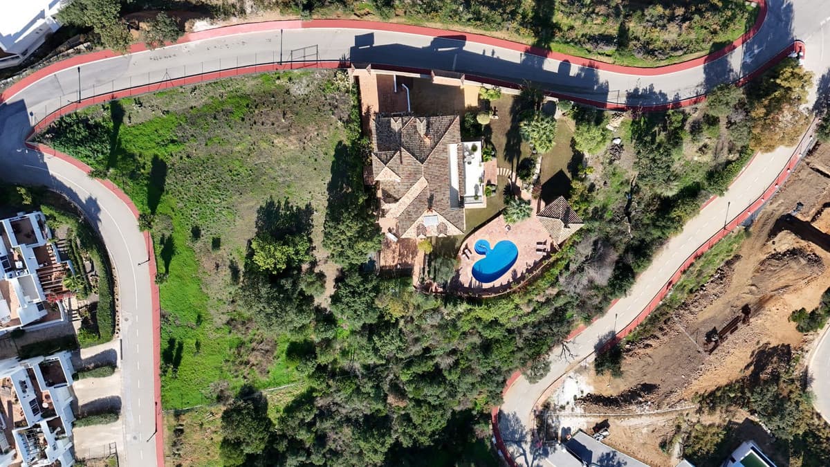 Detached Villa in La Mairena — photo 3 of 10