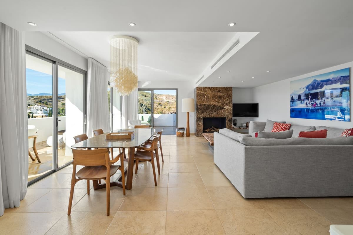 Penthouse Duplex in Los Flamingos — photo 3 of 10