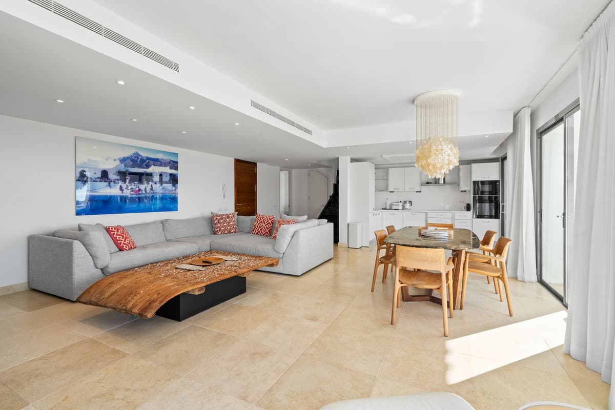 Penthouse Duplex in Los Flamingos — photo 4 of 10