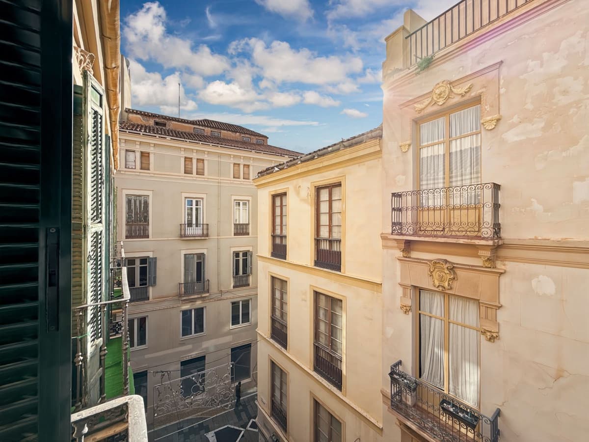 Middle Floor Apartment in Centro Histórico — photo 6 of 10