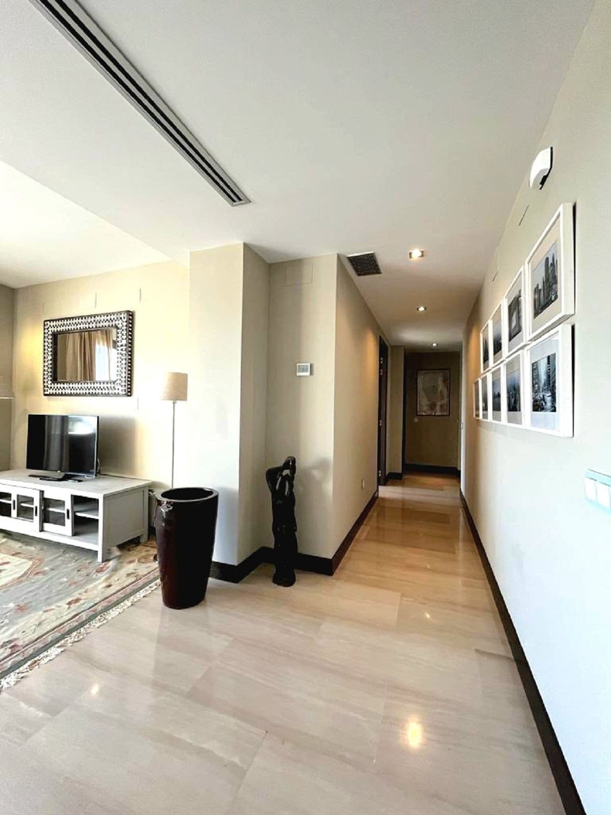 Middle Floor Apartment in Benahavís — photo 7 of 10