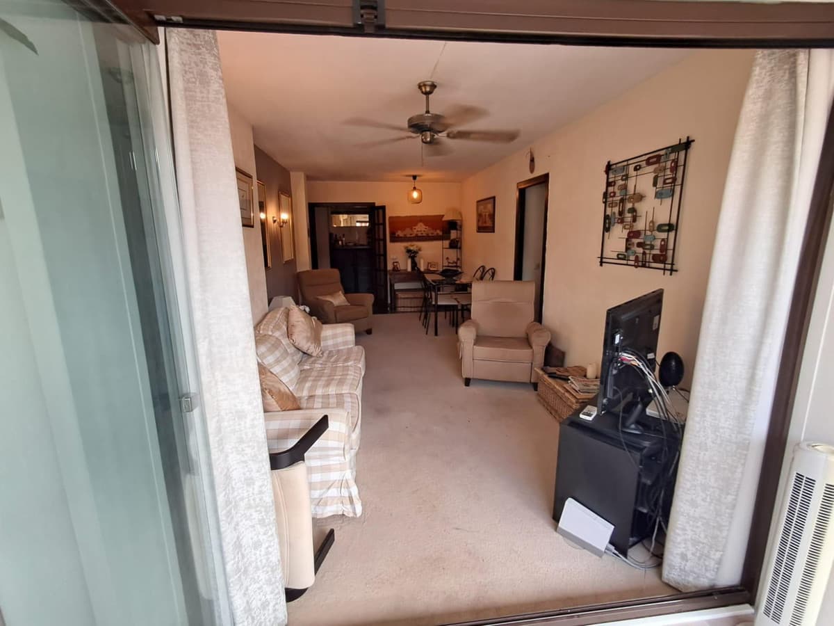 Middle Floor Apartment in Fuengirola — photo 2 of 10