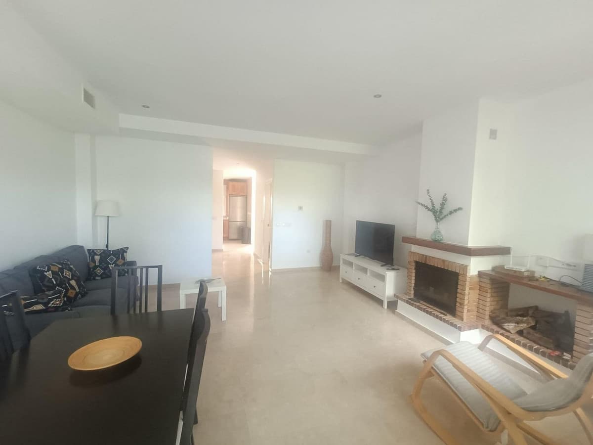 Townhouse in Alhaurín de la Torre — photo 4 of 10