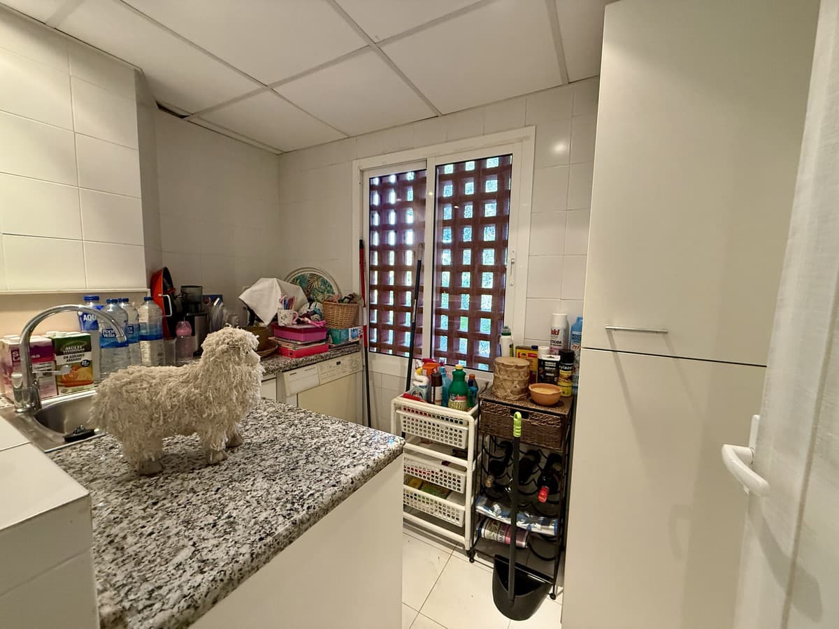 Middle Floor Apartment in Estepona — photo 7 of 10