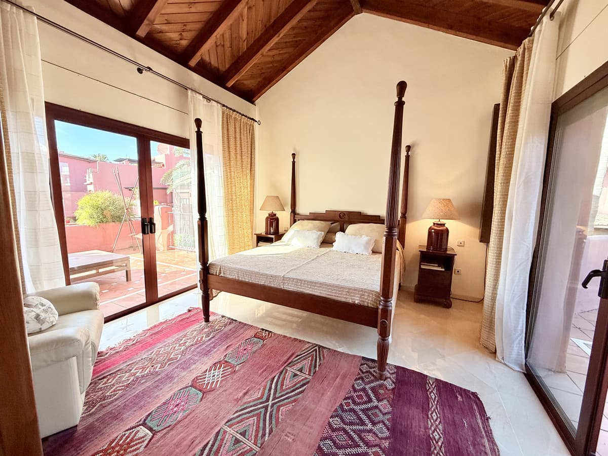 Middle Floor Apartment in Estepona — photo 10 of 10