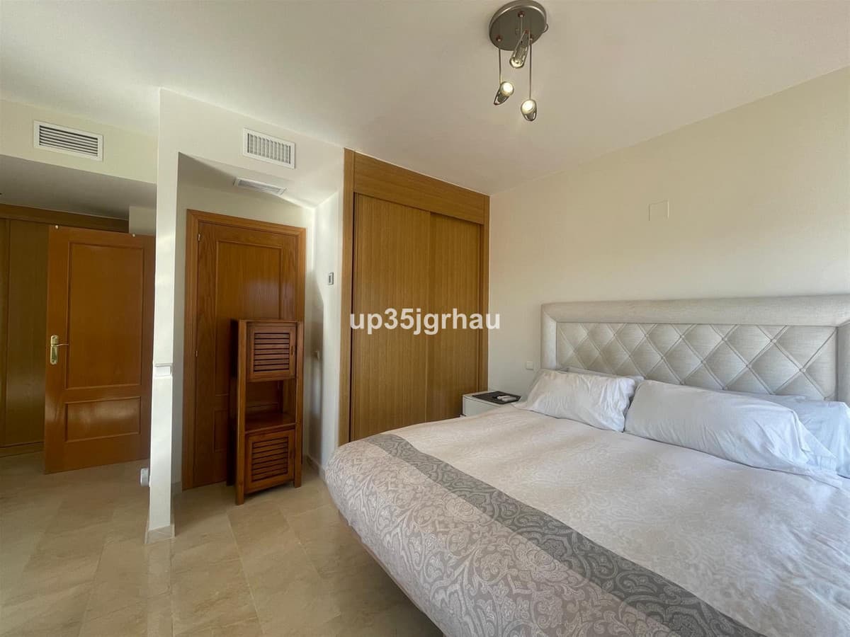 Penthouse in Estepona — photo 7 of 10