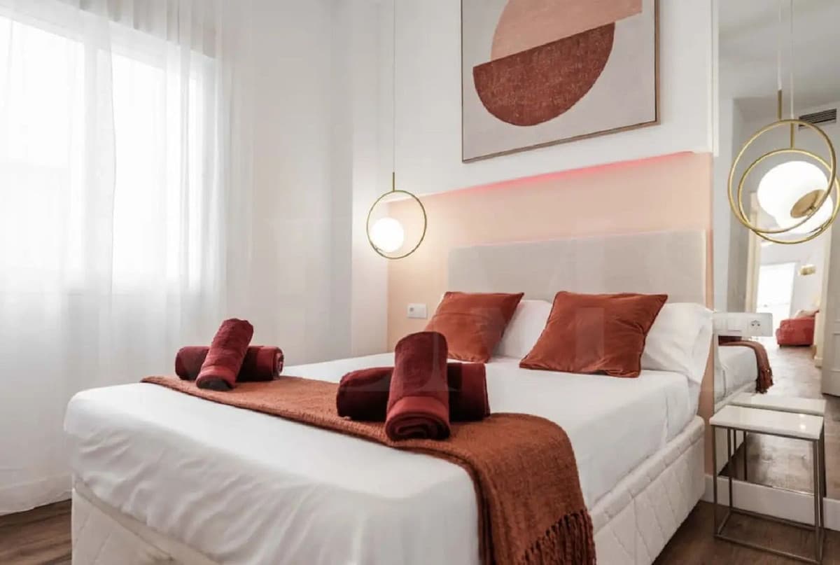 Middle Floor Apartment in Málaga Centro — photo 2 of 10